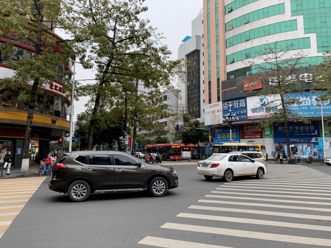 平时想要逛街,要么去大沙地步行商业街,要么去惠润广场,但都偏低端.