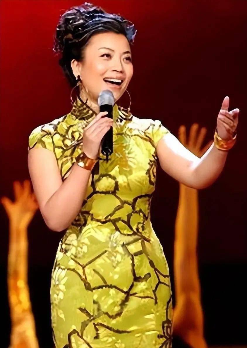 春晚歌唱家张也,55岁不婚无子女,与"男闺蜜"吕继宏让人羡慕_张行_表演