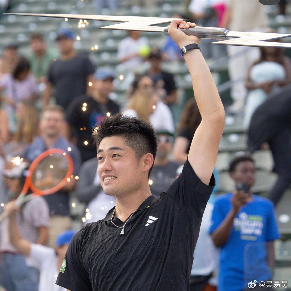 吴易昺比赛中途疑似中暑晕倒_美国_华盛顿_天气