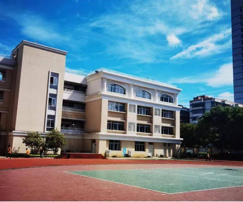 眼含星辰,心怀山海——福州屏东中学(含屏北分校,软件园办学点)2023级