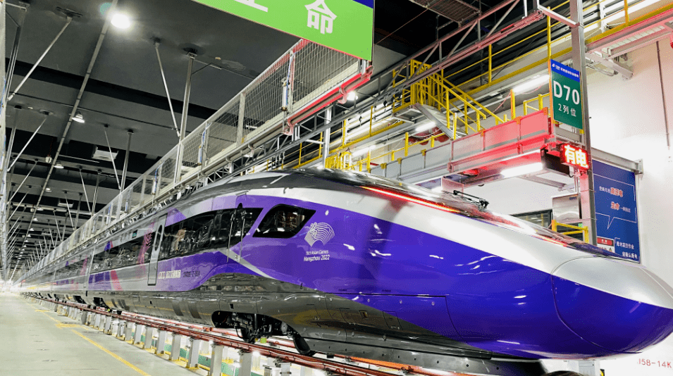 驶进杭州西站迎来首次试乘活动g55139次亚运列车复兴号亚运智能动车组