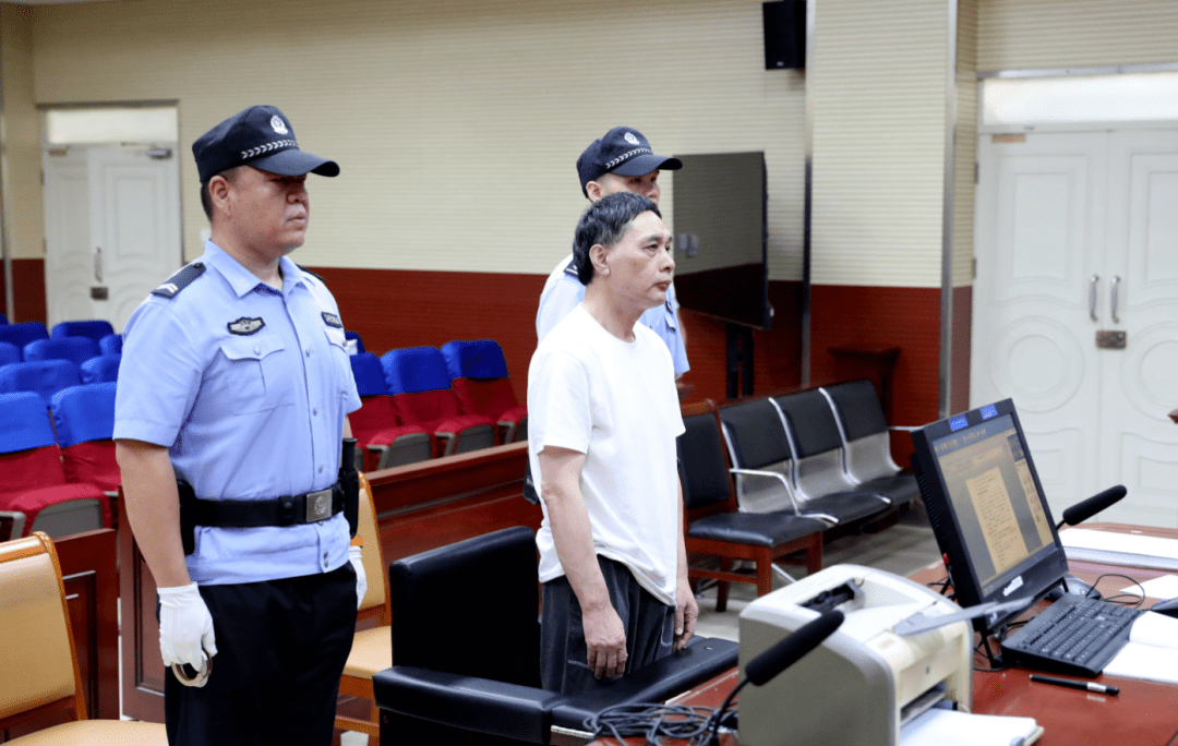 铜陵市人大常委会原副主任程金林在蚌受审_蚌埠市_被告人_蚌埠日报社