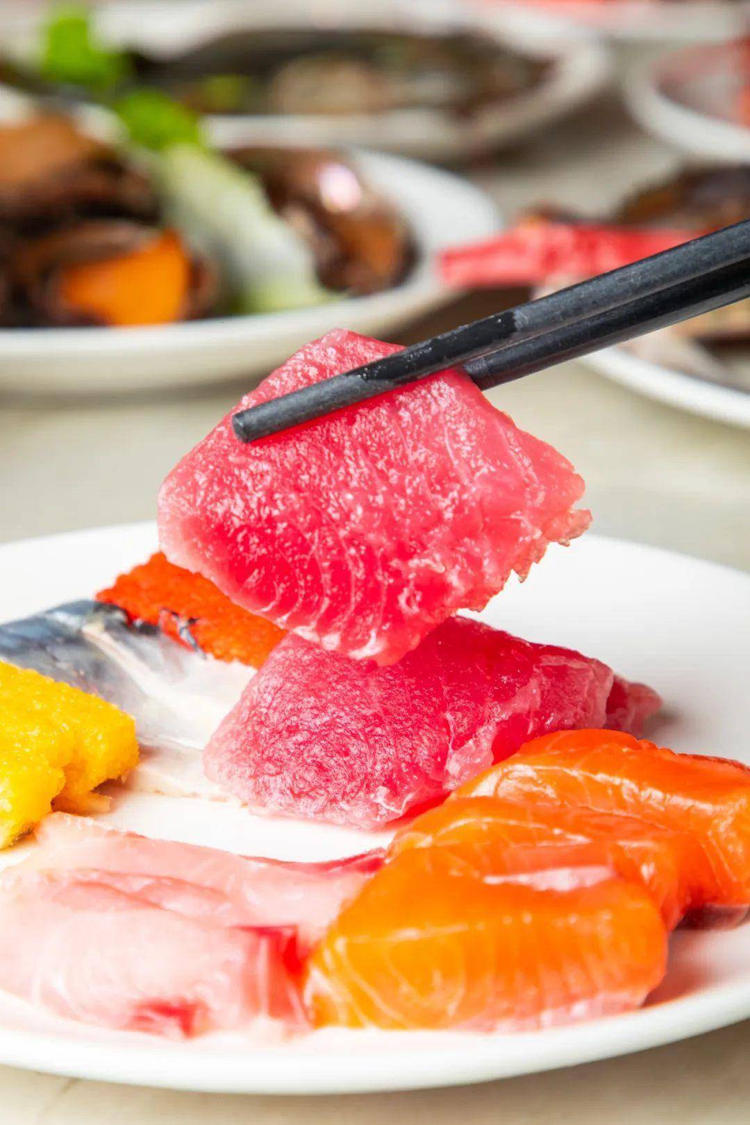 2折吃海鲜自助!鲜虾 鲍鱼 牛羊排 刺身.100 元就能吃回本!