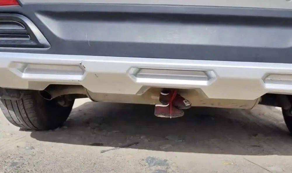 为什么拉萨的车后面要挂鞋?_朋友_鞋子_一只鞋