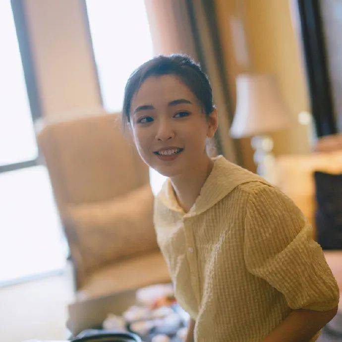 人气小花未婚先孕瓜?王楚然坑张晚意?金晨爱伪装?吴倩投靠新平台?