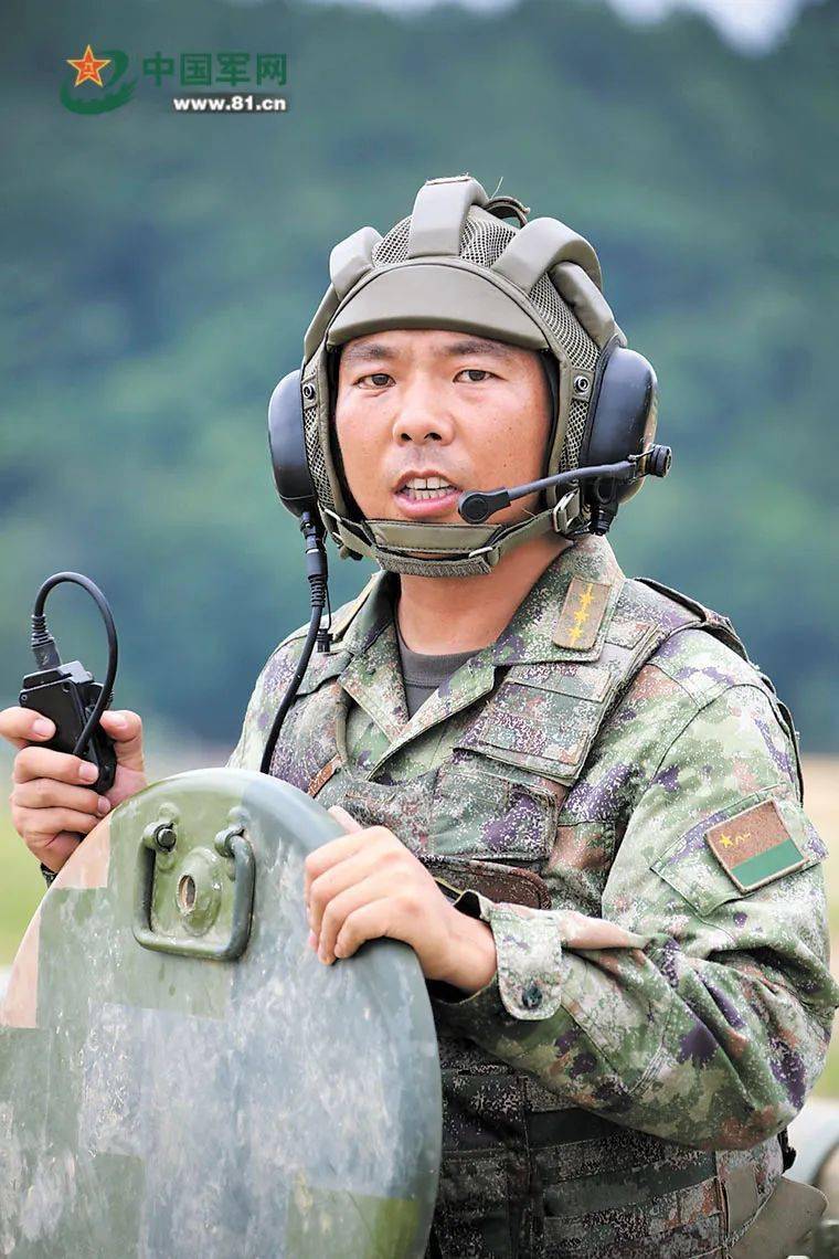 最美新时代革命军人 | 孙金龙:加速追赶,向着胜利冲锋_连队_战术_合成