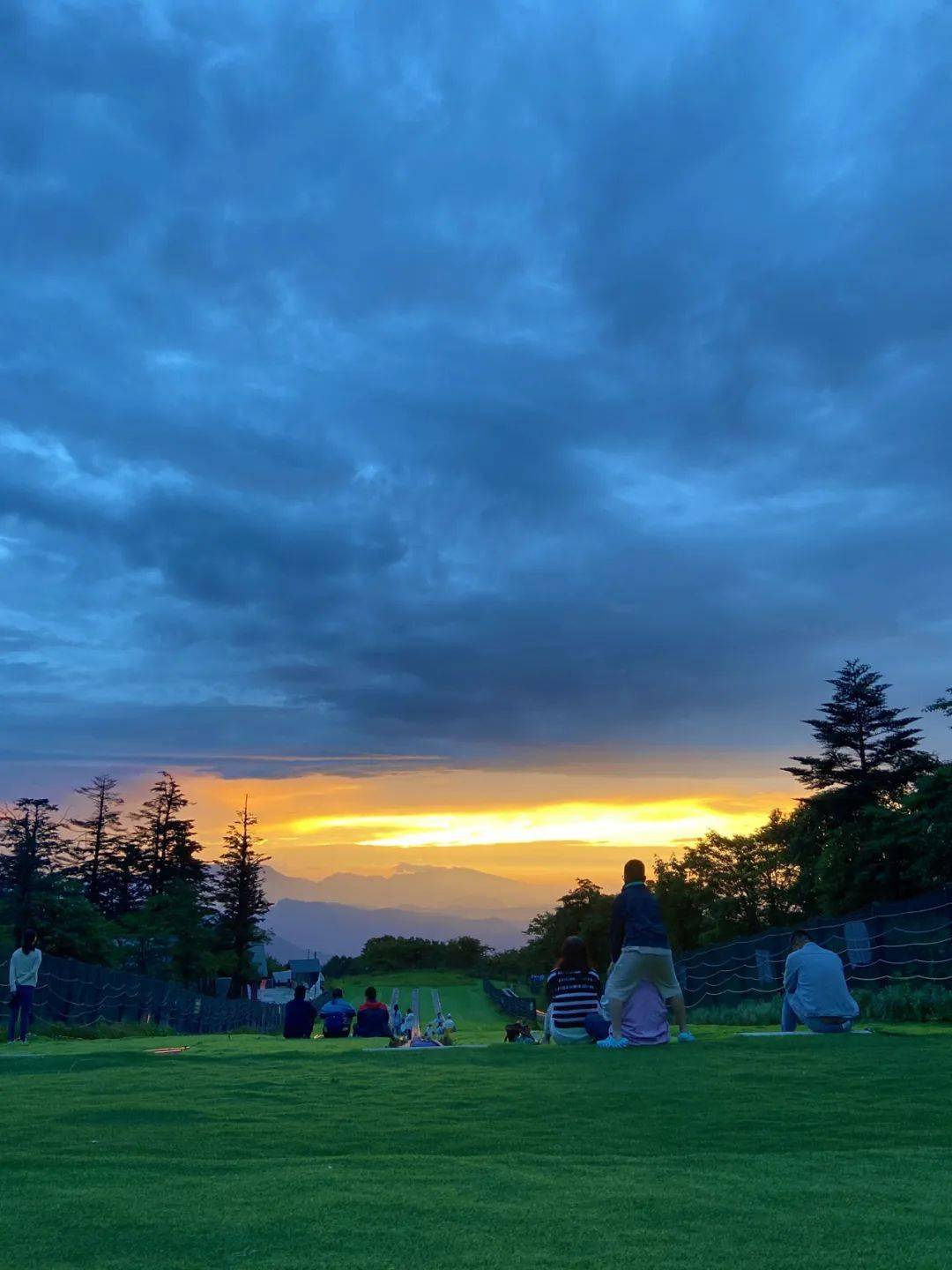没有退路的3天2夜深度游,徒步峨眉山的终极玩法!_金顶_山路_仙峰