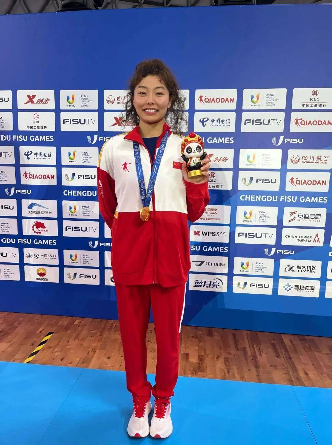 龙岩籍运动员张婧与队友获得冠军!_女子_比赛_水球队