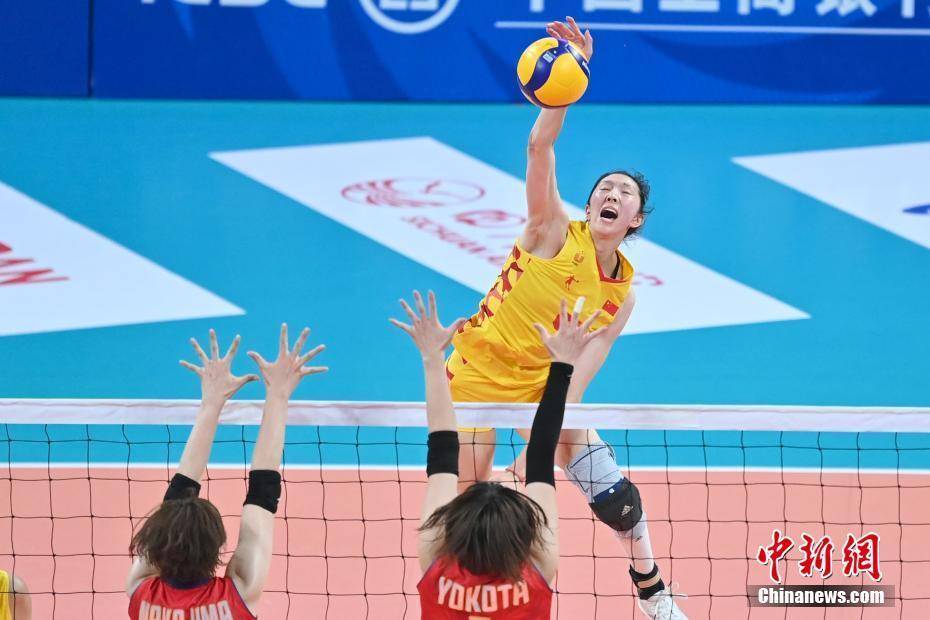 (成都大运会)中国队战胜日本队夺得成都大运会女排冠军_选手_世界