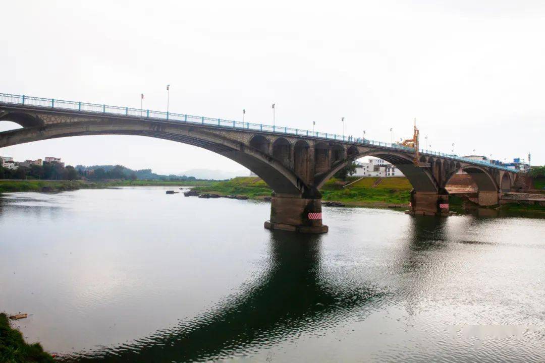 武宣大桥简介图片