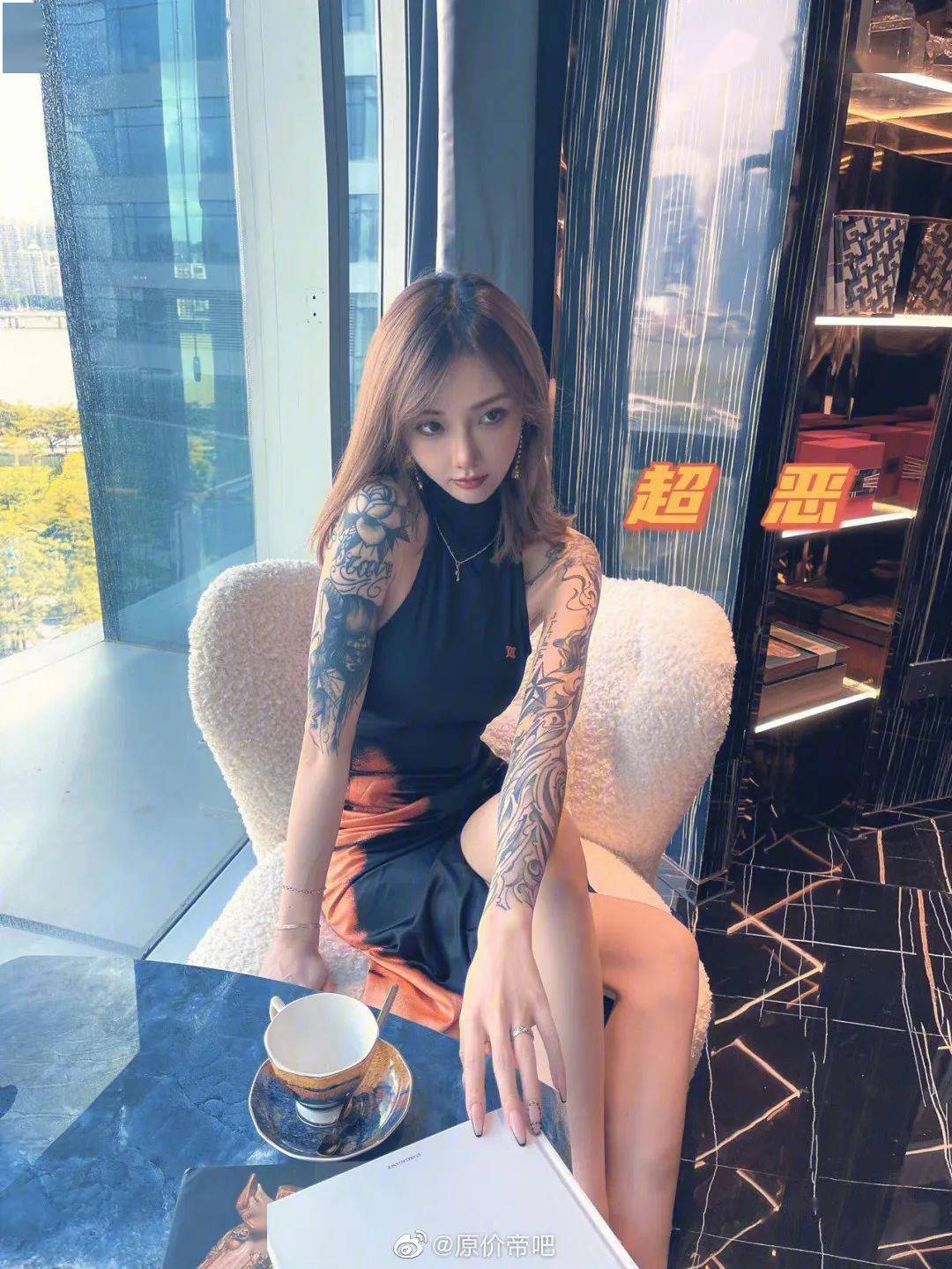 「球鞋女孩」来自丽江的女鞋友——人间小爆炸_公众_私信_其他