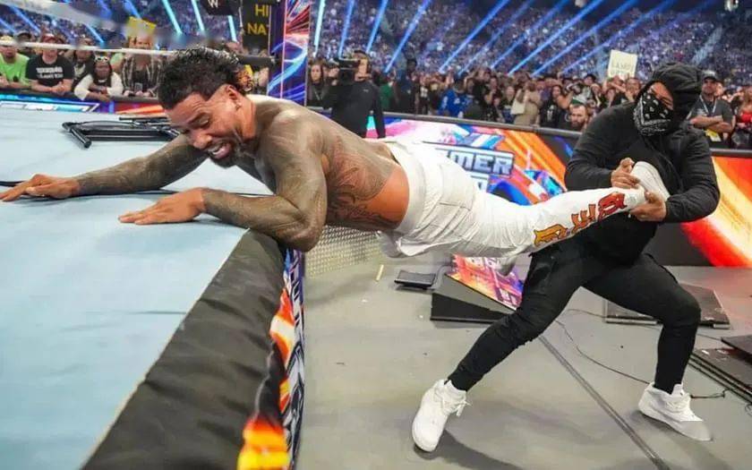 wwe连夜修改剧情,乌索兄弟内战提前上演._吉米_大赛_罗曼