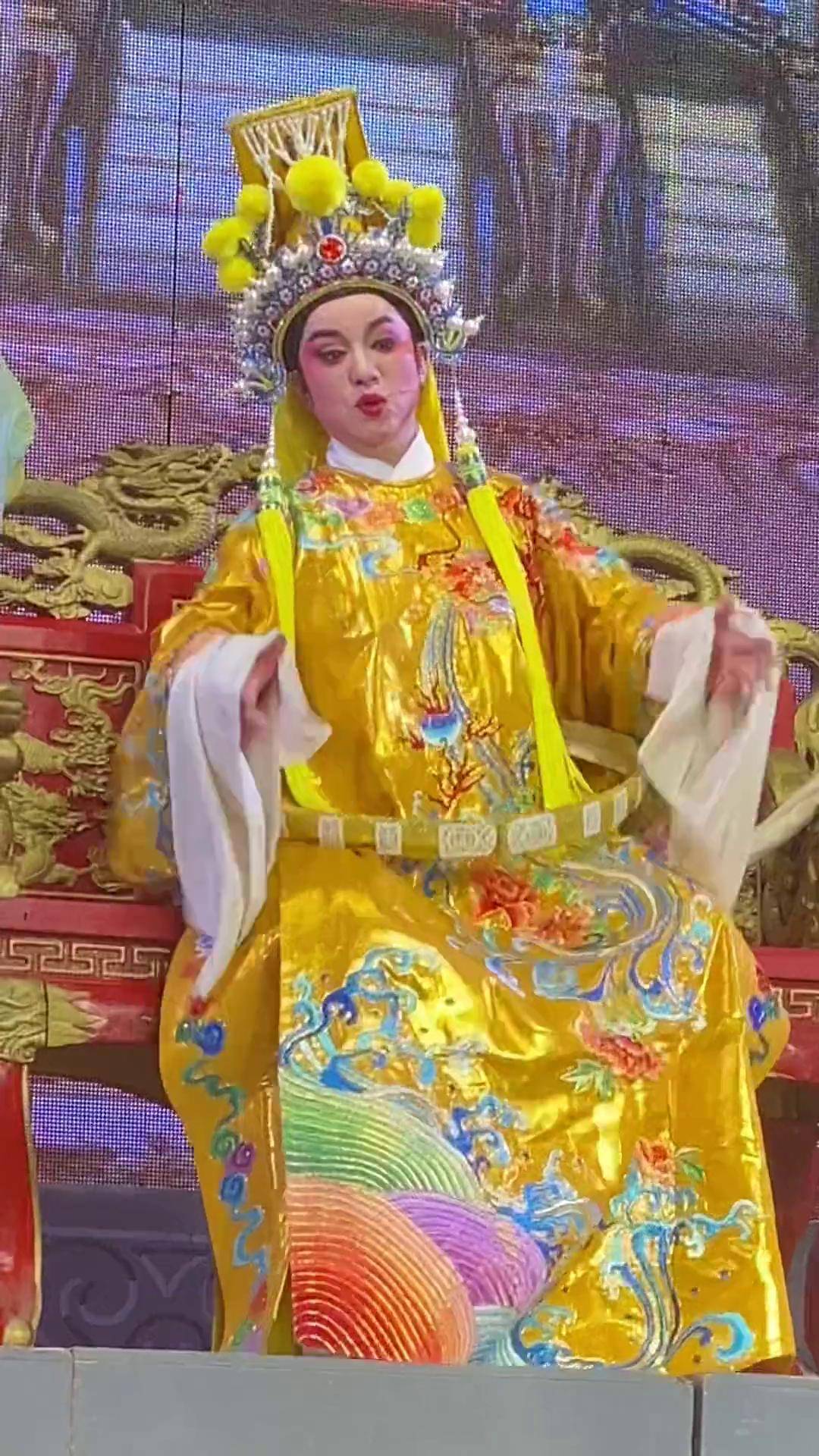 越剧小生李琼燕 现场实拍 拍摄现场 近距离爱上你 这表情没谁了!