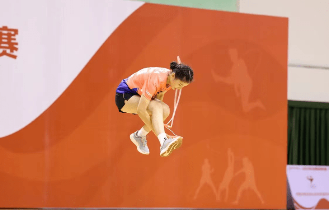 从乡村走出来的跳绳世界冠军杜婷婷_比赛_专业训练_郑州