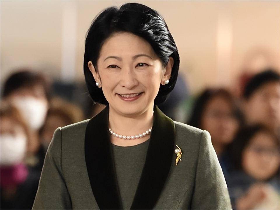 "不大聪明"悠仁亲王:说是神童却当众认错爹,连加减乘除都不会_皇室