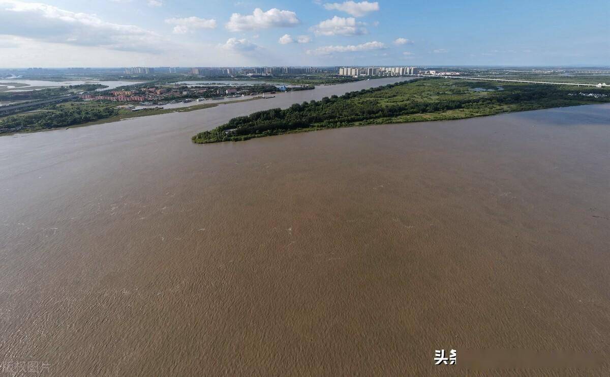 哈尔滨洪峰将抵 松花江水位快速上涨_干流_道里区_老头