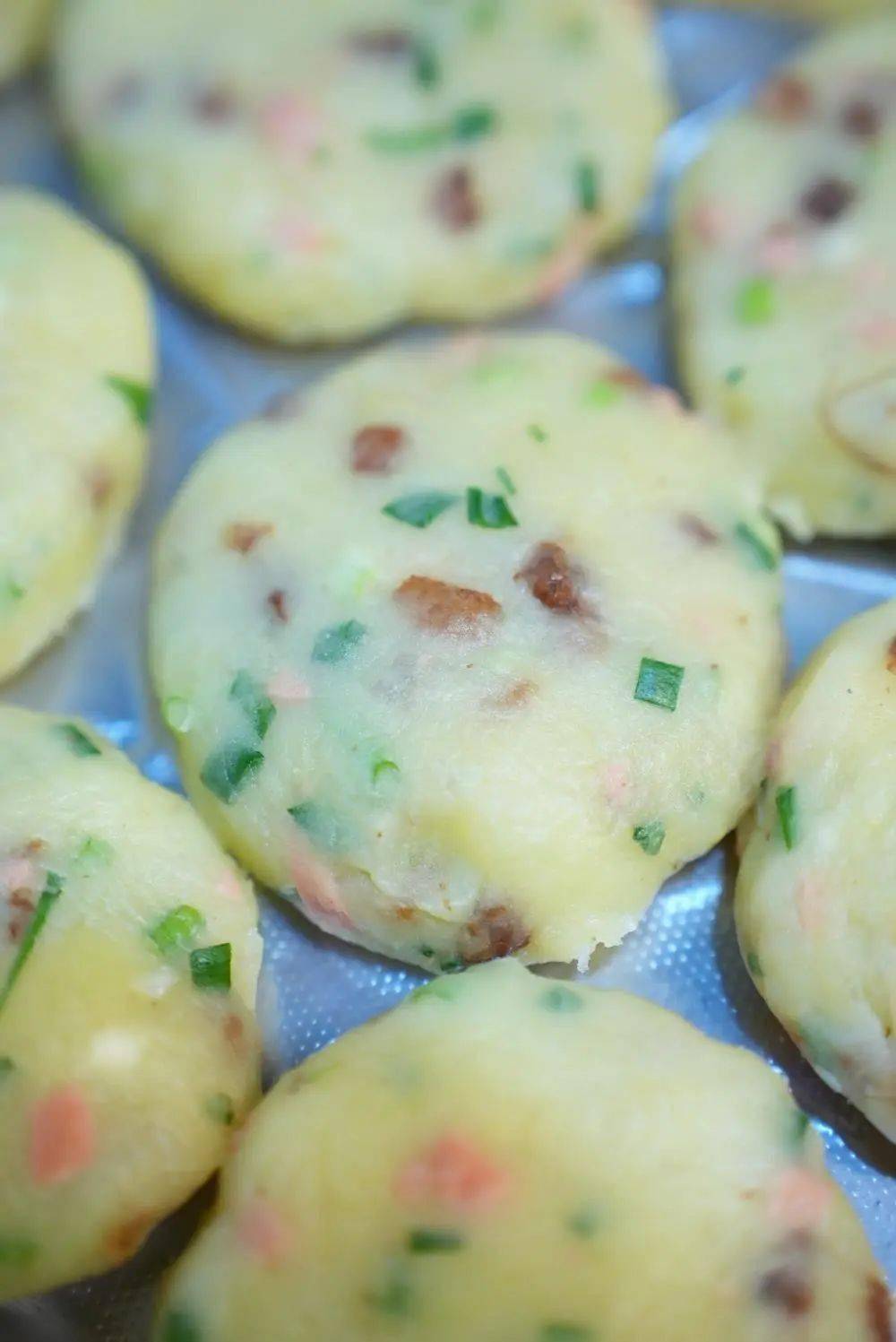 镇宁其他美食丁旗鹅脖与烙锅清明粑美食是镇宁多彩生活中不可或缺的一