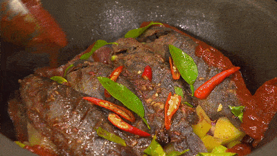 把西红柿这样处理,鱼立马好吃十倍_柠檬_鱼鳞_鱼肉