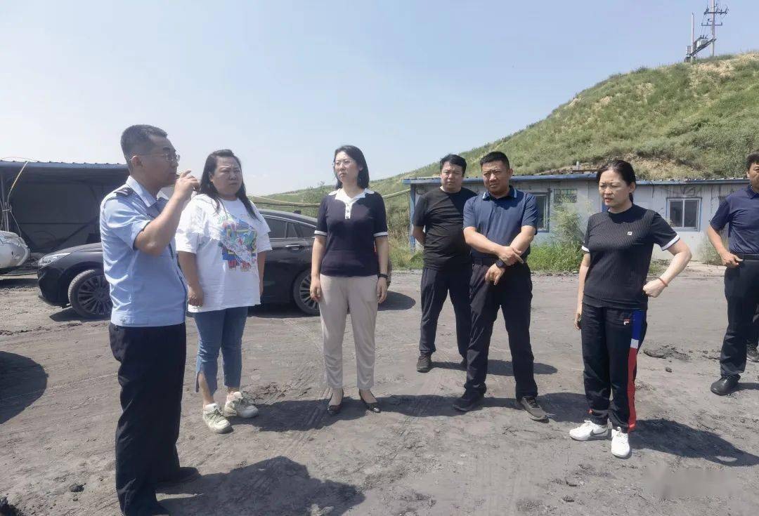 晾晒煤泥等问题,白艳霞要求,一是兰炭企业必须按照《榆林市兰炭及涉兰