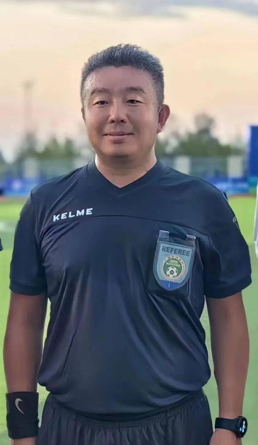 组男子三级跳远铜牌,跳远第五名我校女篮与包四十六中代表包头队出战