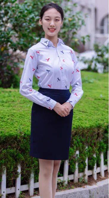 青岛旅游学校2023年学生校服情况公示_西装_款式_报告