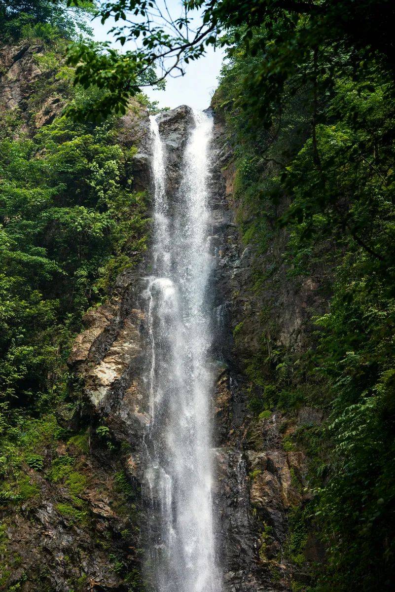 高山飞瀑,美哉,壮哉!_瀑布_彭州_岩石