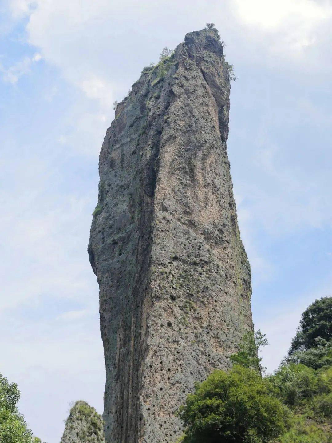 风火山墙,马头墙,雕龙画栋,四合院,宗祠古刹在这里自称特色,完美融合.