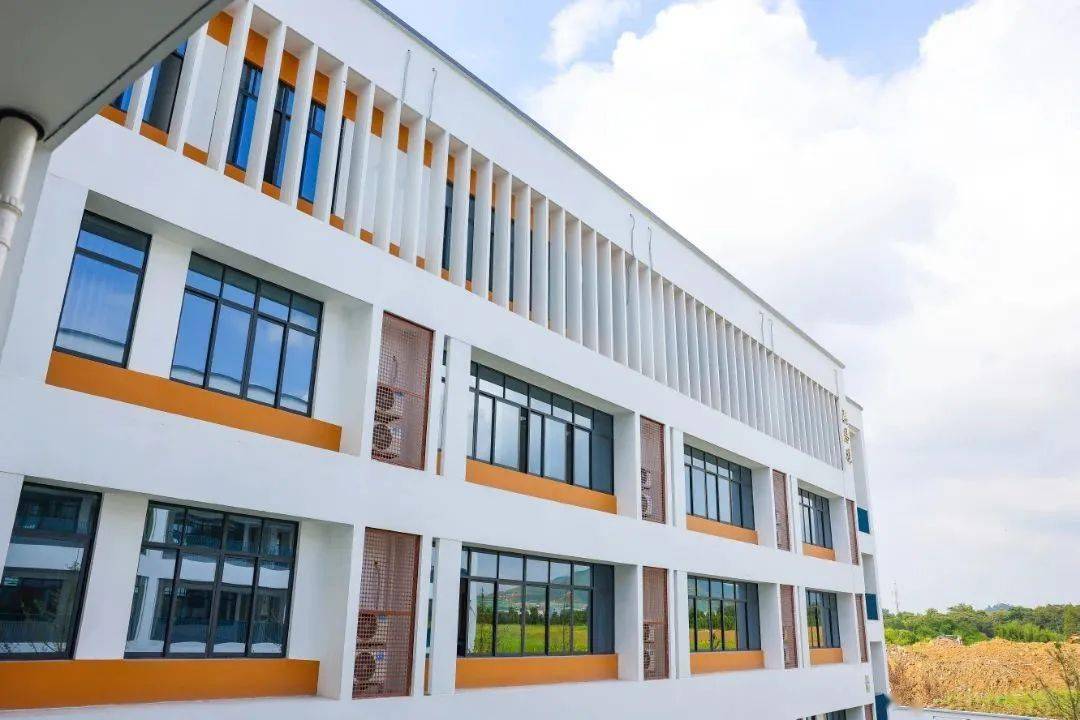 end来源:安吉县实验小学孝源校区审核:张 倩往期精彩03 新校起航①