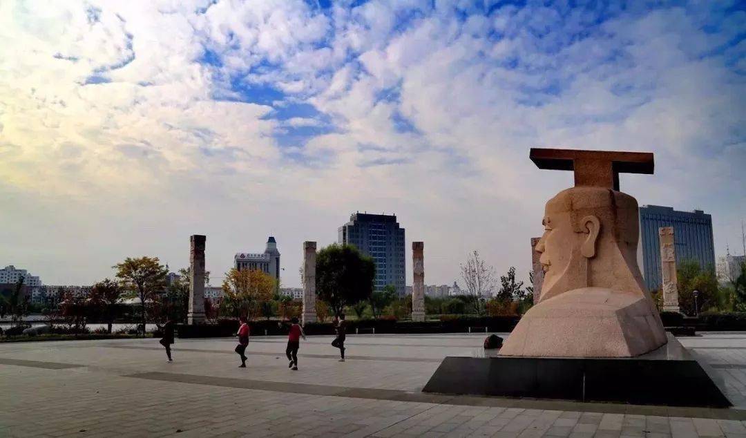 (兴儒文化主题公园)(泗水滨文化主题公园)(伏羲文化主题公园)徜徉在