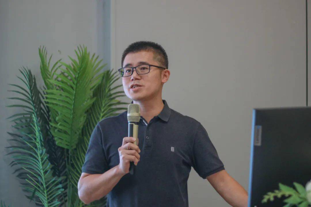 不断奋进的景弘中学,迎来了教育发展新篇章,初高中稳步发展,全新教师