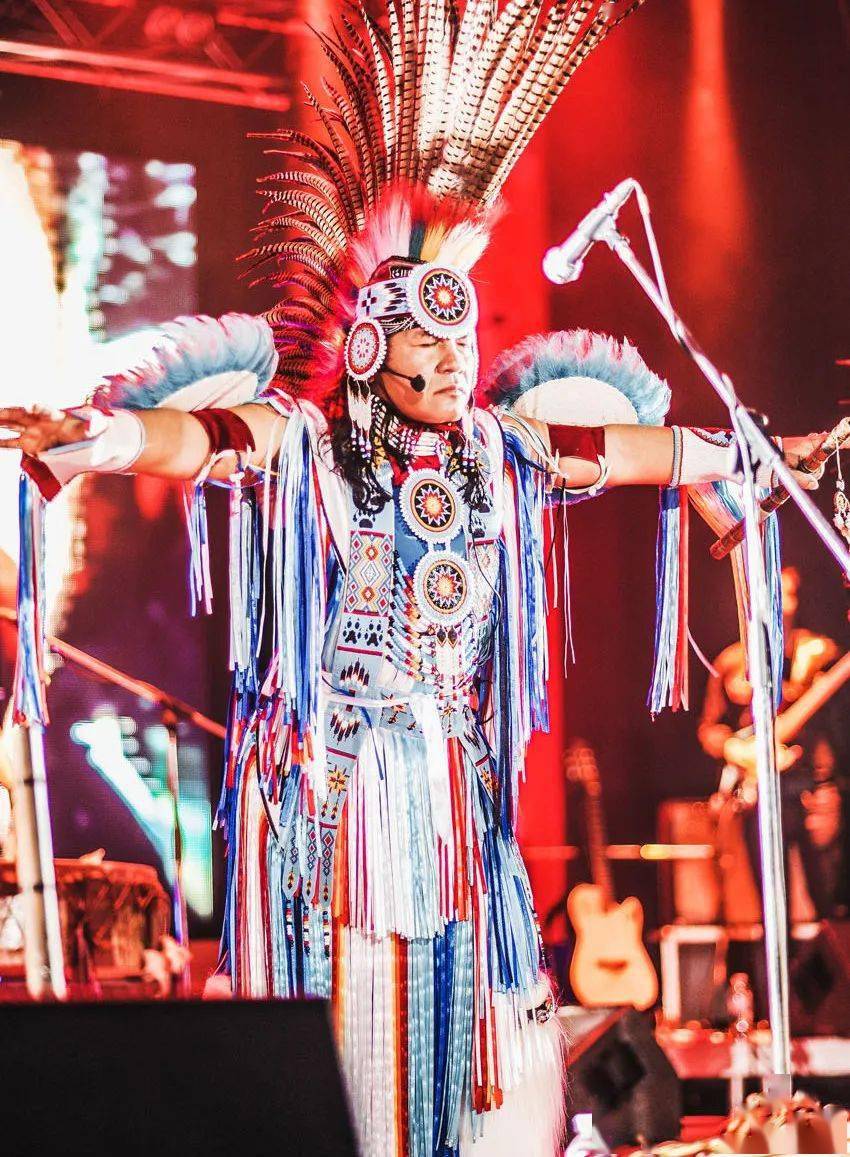 演出_黄金国_santa