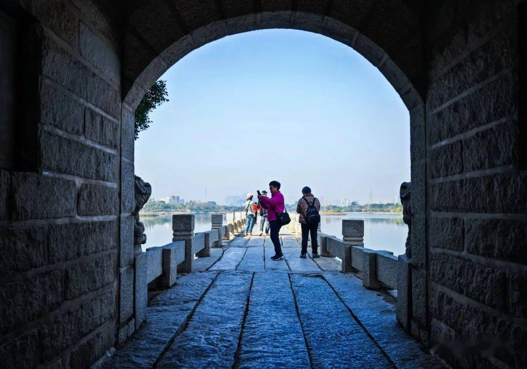 【七绝】《安平飞虹》庄灿煌