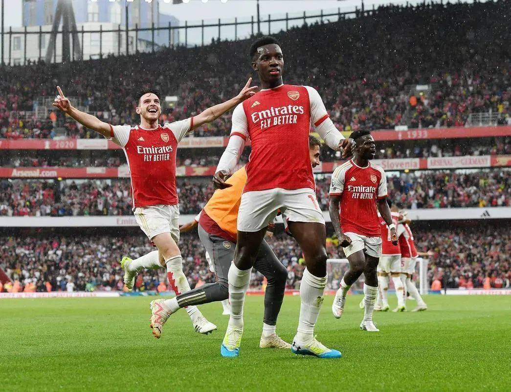 这个周末,曼联将做客阿联酋航空足球场,球队希望在主场能再赢一场.