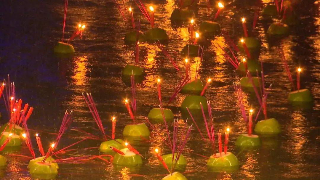 "真的很令人惊叹" 外国游客对黄姚古镇"柚子灯节"赞叹不已_姚江_活动