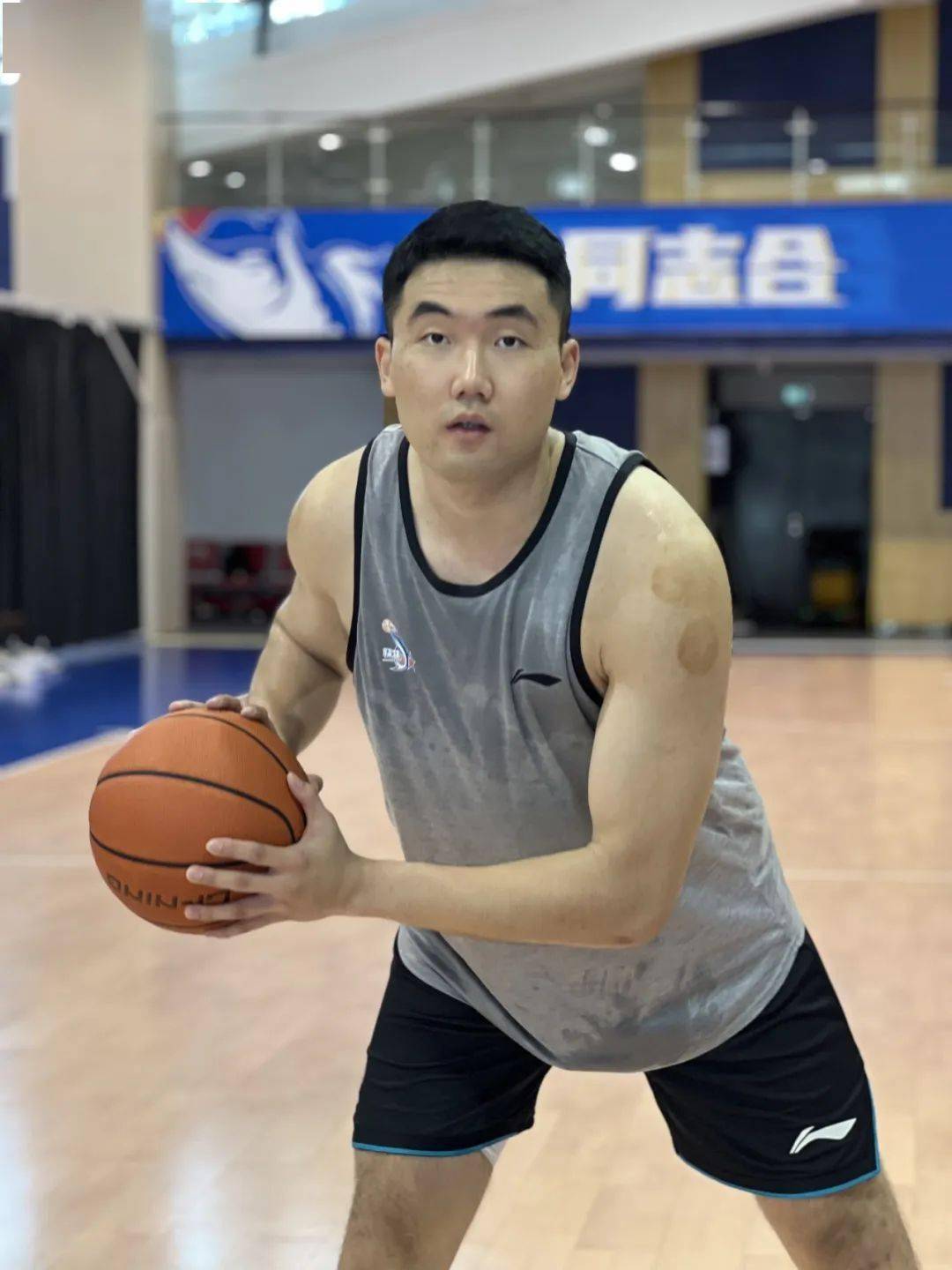 新疆兵团二中篮球图片