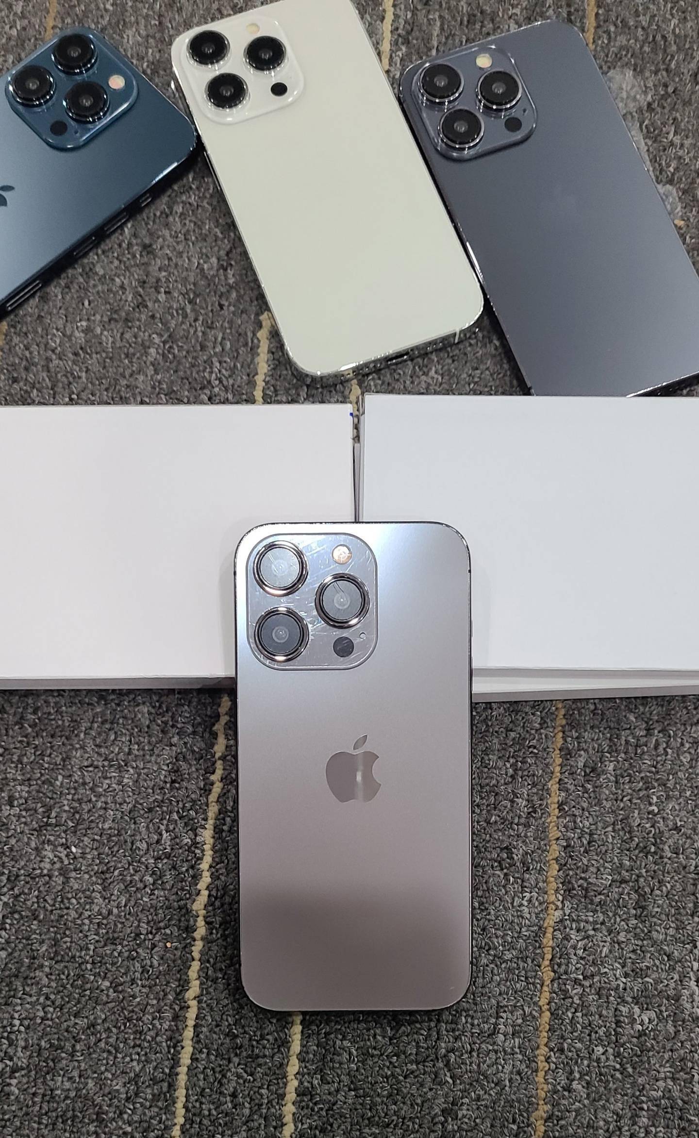 苹果 iPhone 15 和 iPhone 15 Pro 机模展示 新机颜色外观曝光图片 第3张
