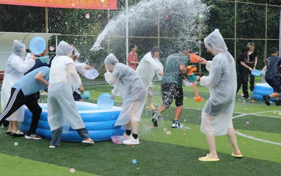 两江四岸交朋友丨消暑一夏,小暖南的"酷爽夏日·fun肆青春"水球大作战