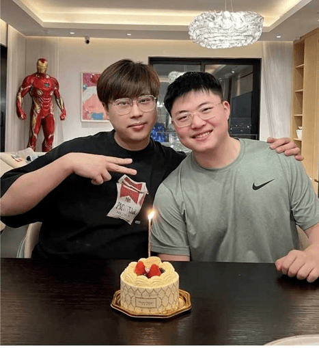 卢本伟还想复出?不要收入都行?_直播_微博_收益