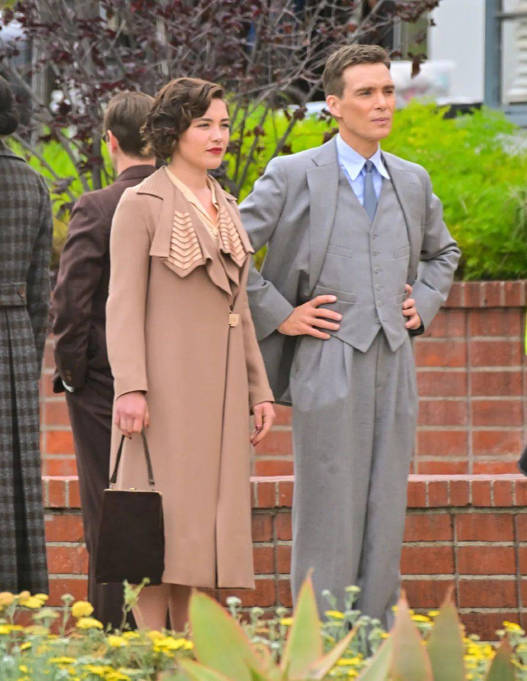 影片拥有一个璀璨的演员班底,基里安·墨菲饰演罗伯特·奥本海默;金球