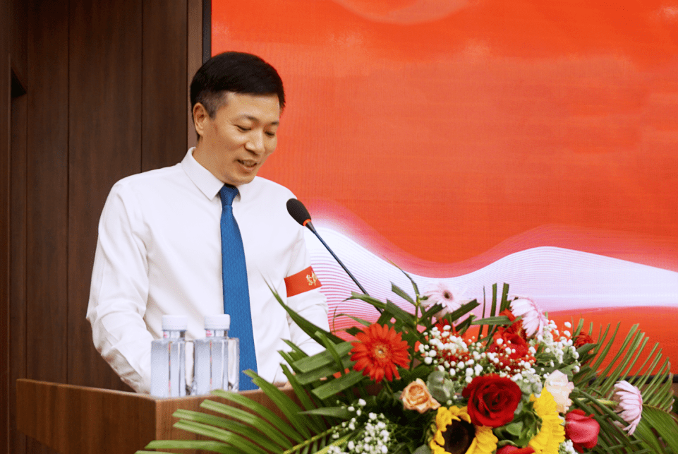 恒达集团创始人李东法,总裁王振峰等集团领导及各项目营销负责人与