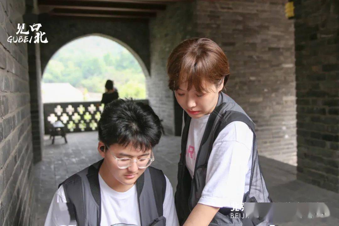 王爽老师教学指导赵洋老师教学指导樊川老师点评画作李金泉老师为同学