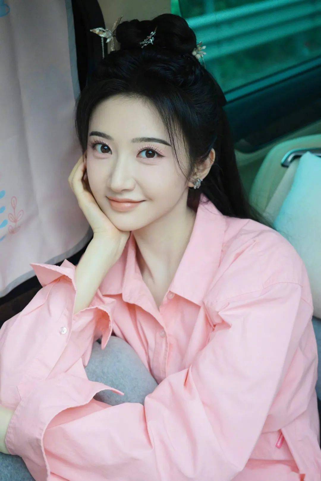 化了弯月眉的刘诗诗,美得像行走的"宋词"!_眉眼_长相_眉头