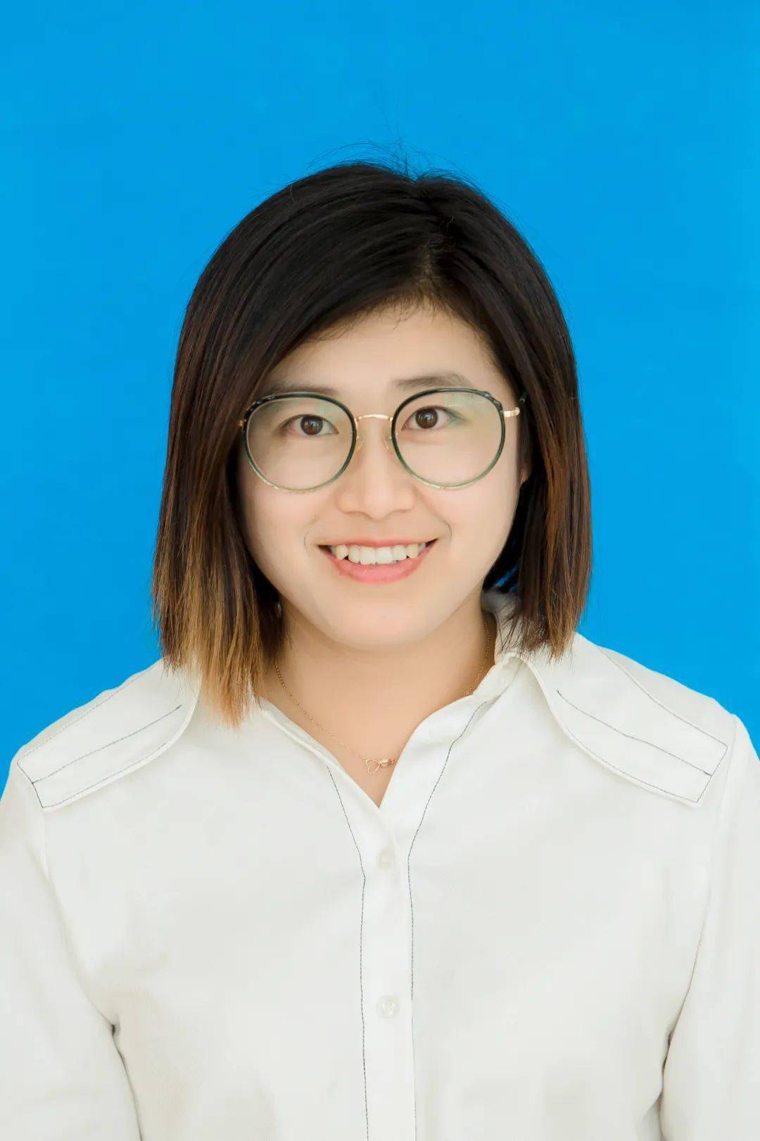 肖阳康巴什第一小学(北校区)16非常荣幸被评为全市优秀教师.