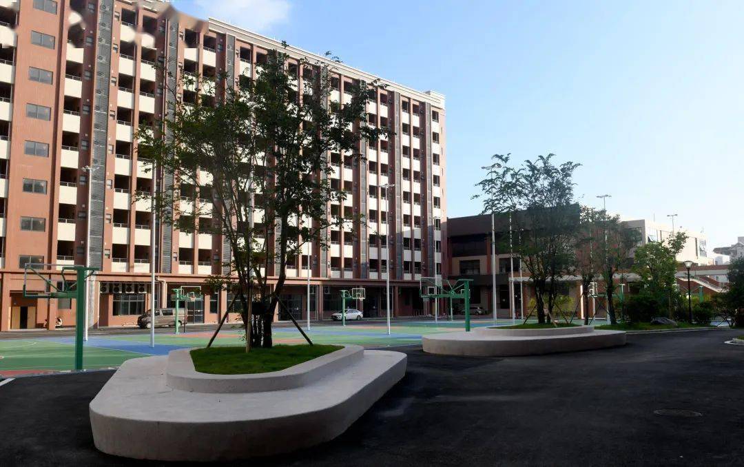 新增学位超2.8w!东莞18所新改扩建学校开学!有午休楼,综合楼.