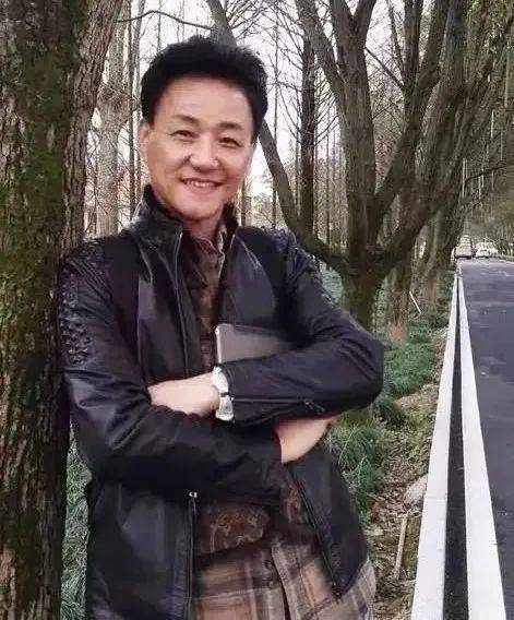 "上海最摩登爷爷"透露逆生长秘诀_胡海_年龄_网络