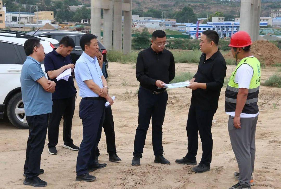 王龙强调研全县重点项目建设工作_秦安_生产_责任感