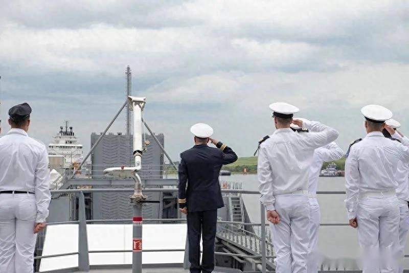 以色列和安哥拉各自接收登陆舰_海军_编制_集装箱