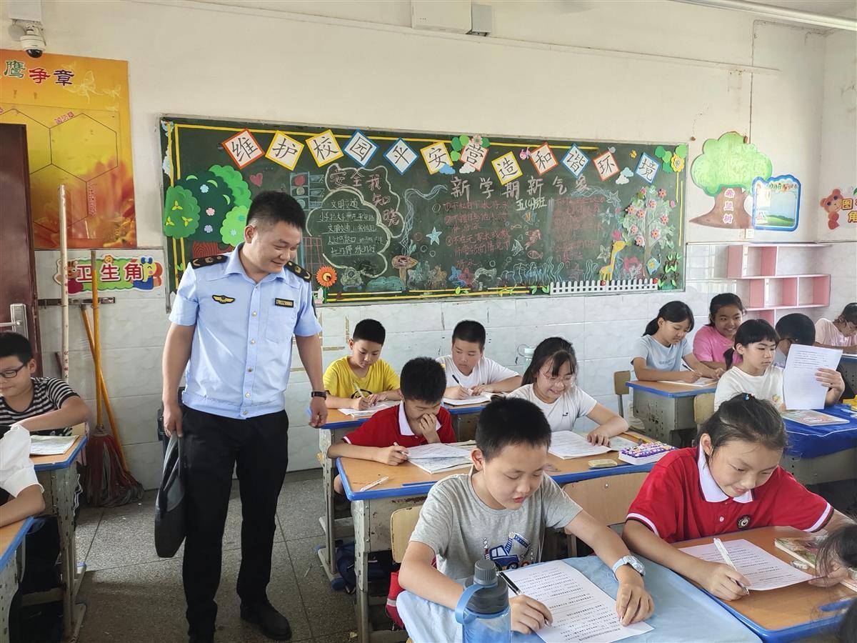 开学季，武汉新洲教辅整治在行动_督查_教育_材料