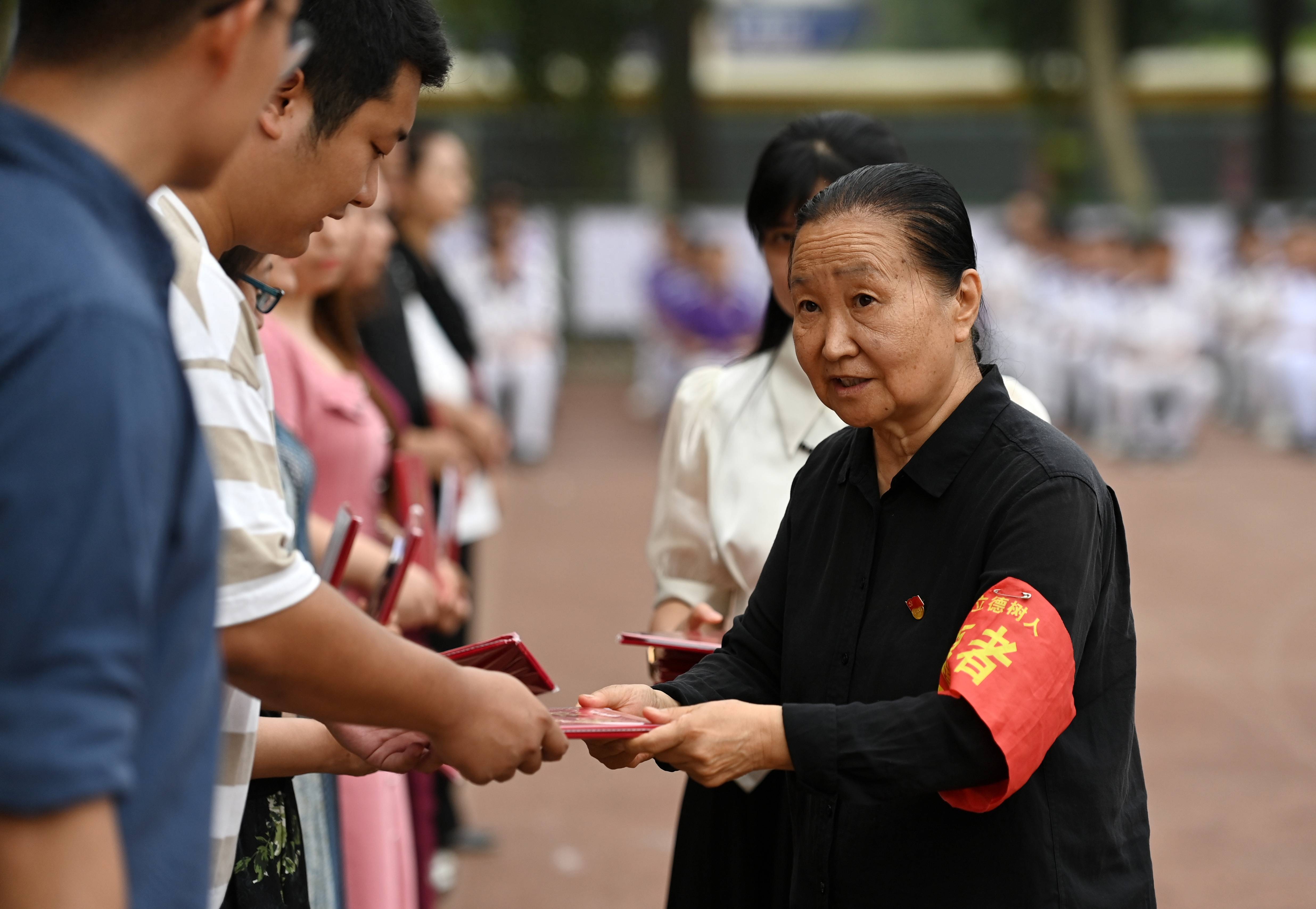 张英杰上洞街学校图片