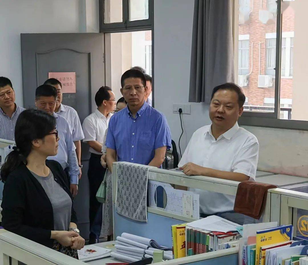 张利赴邮中慰问教师,调研教育教学工作强调——聚焦聚力教育高质量